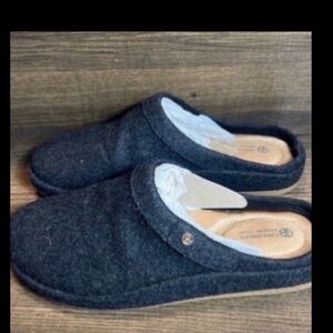 NWT- Giani Bernini Women’s Gavinnef  Slip-On Mule Flats